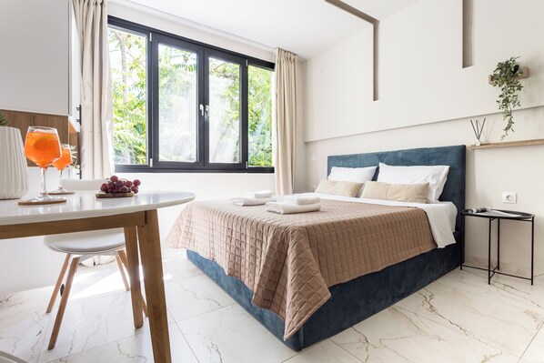 Standard Studio, Garden View