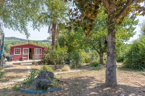 Property grounds - Peaceful Countryside Getaway (Parbayse)