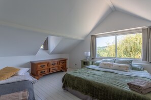 2 多间卧室、熨斗/熨衣板、WiFi、床单