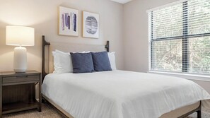 2 bedrooms, desk, iron/ironing board, WiFi