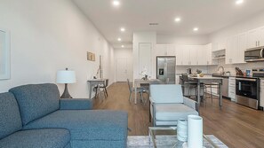 Smart TV - Landing | Spectacular 3BD, Clubhouse, Gym (Davenport)