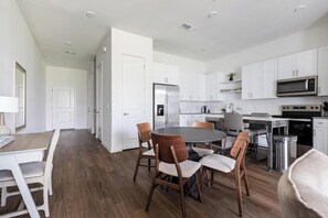 Dining - Landing | Chic 3BD, Gym (Davenport)