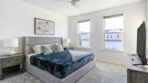 2 bedrooms, desk, iron/ironing board, WiFi