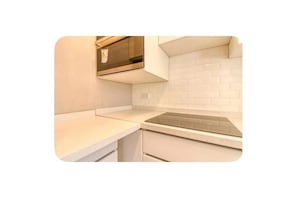 Micro-ondes, four, plaque de cuisson