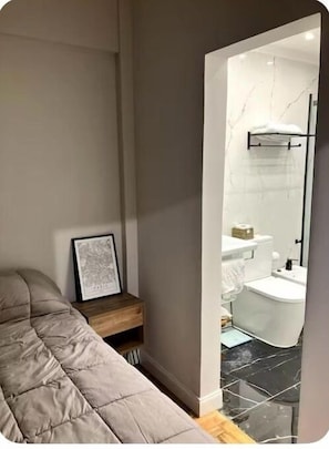 1 chambre, fer et planche à repasser, Wi-Fi, draps fournis