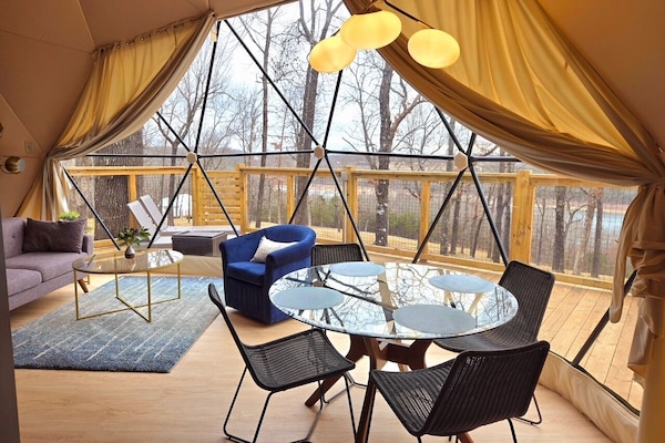 Tree House Luxe, vue lac | Restauration dans la chambre