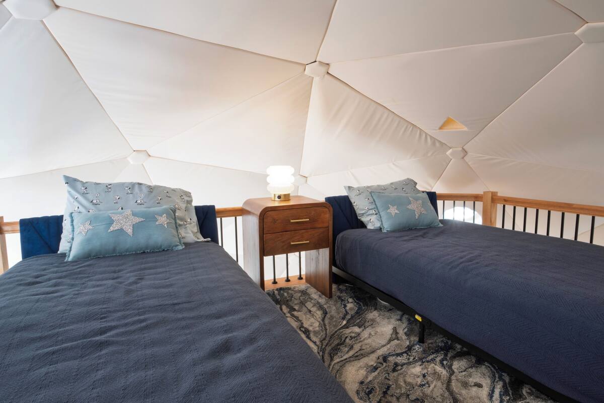 Luxury dome, lake view | Laptop workspace, WiFi (free), bed sheets