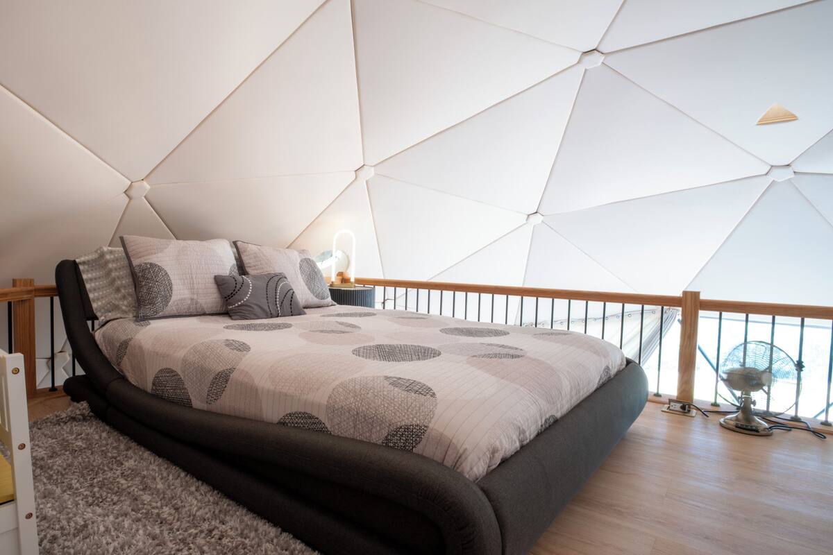 Luxury dome, lake view | Laptop workspace, WiFi (free), bed sheets