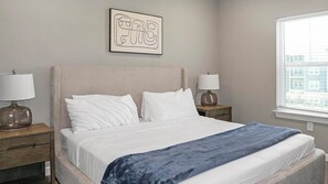 3 bedrooms, desk, iron/ironing board, WiFi