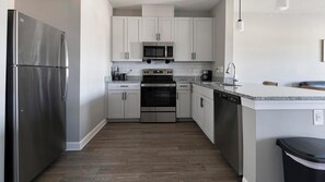 Kühlschrank, Esstisch