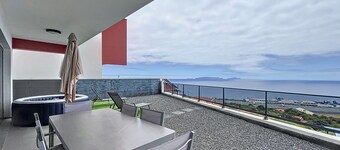 Blue Outlook Retreat by Atlantic Holiday
