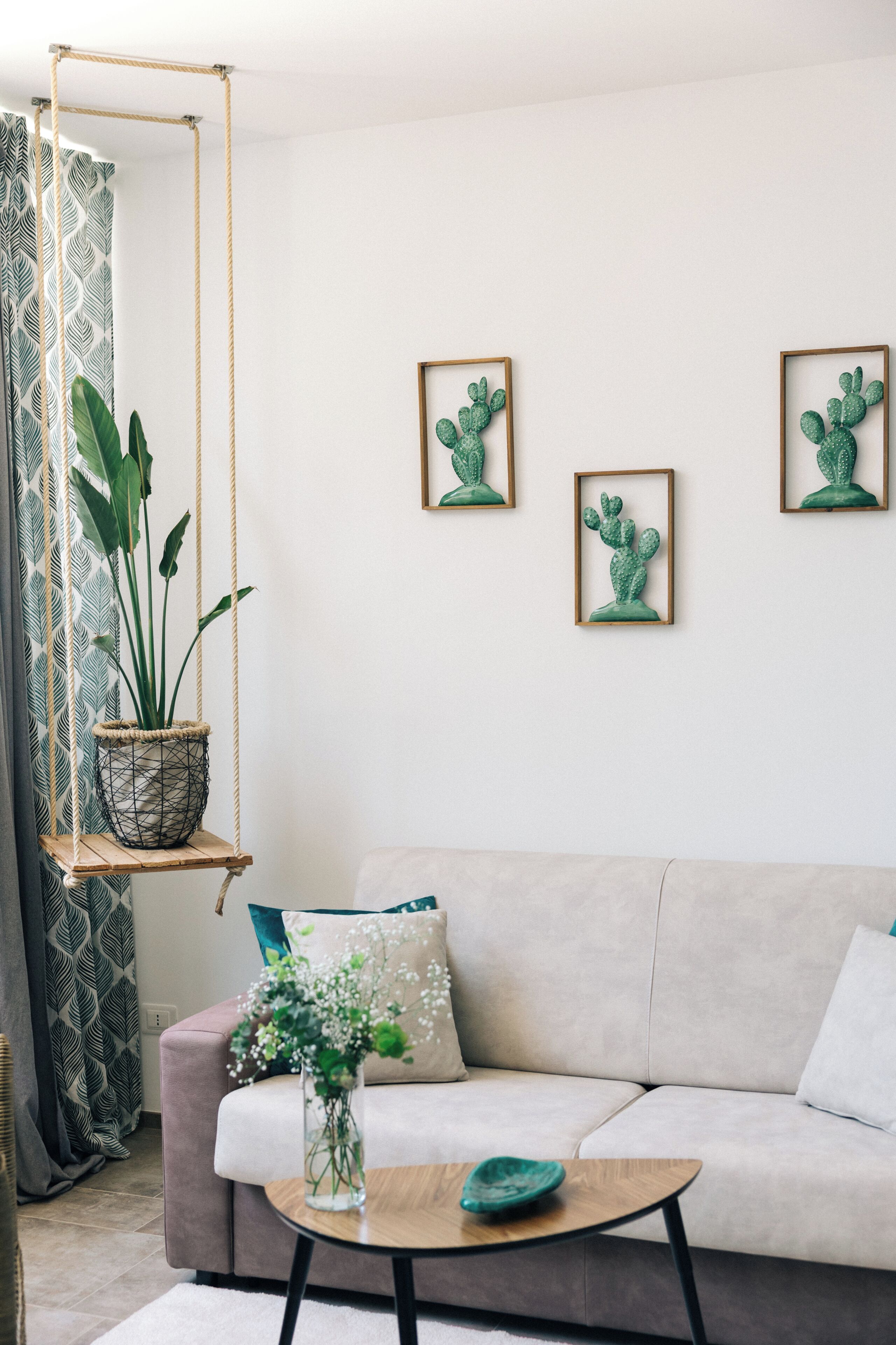Apartment, 1 Queen Bed with Sofa bed, Pool Access, Courtyard View | Living area | 32-inch Smart TV with cable channels, books