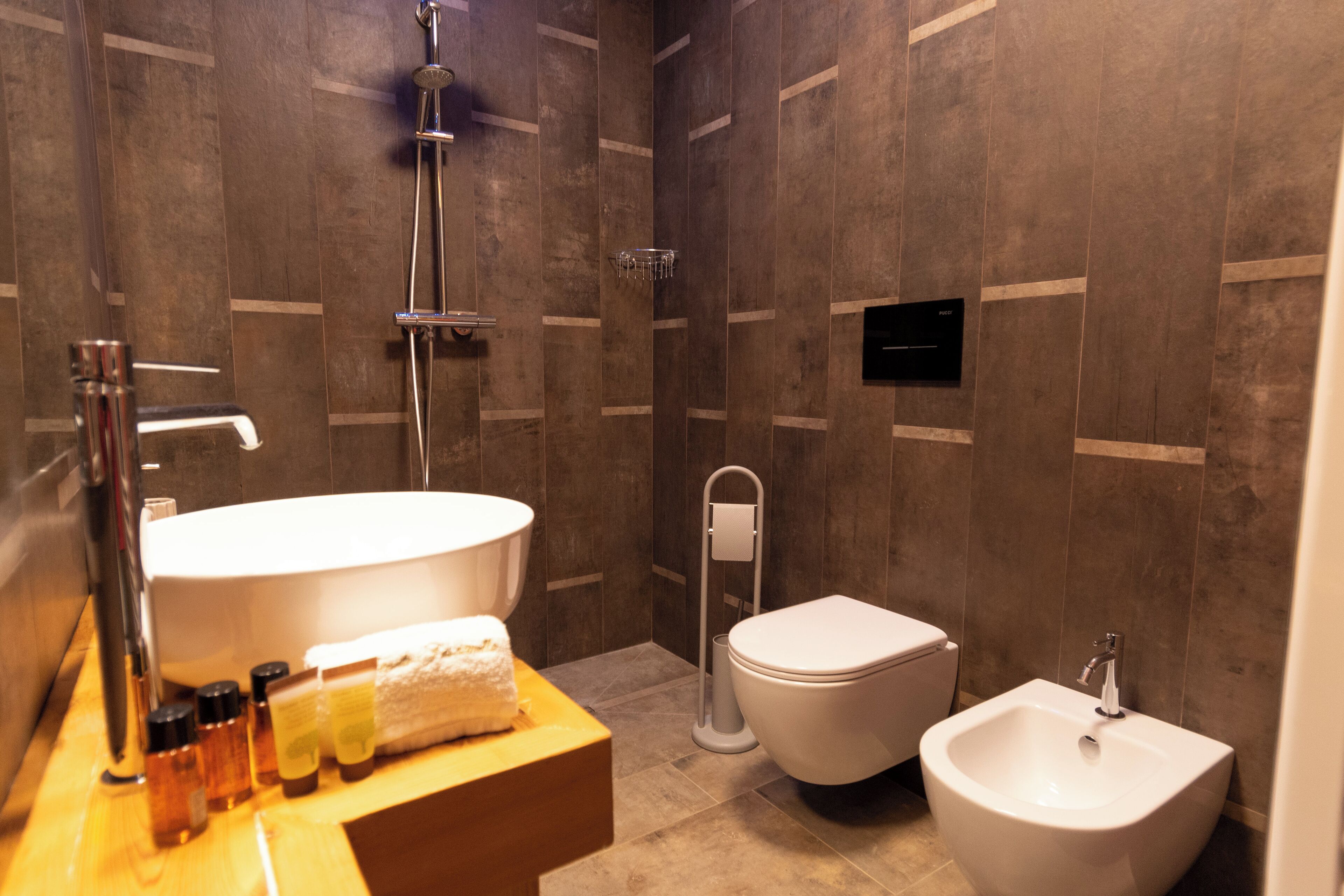 Deluxe-Apartment, Nichtraucher, Blick auf den Innenhof | Badezimmer | Bidet