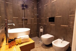 Deluxe Apartment, Non Smoking, Courtyard View | Bathroom - Tenuta Fascianello (Fasano)