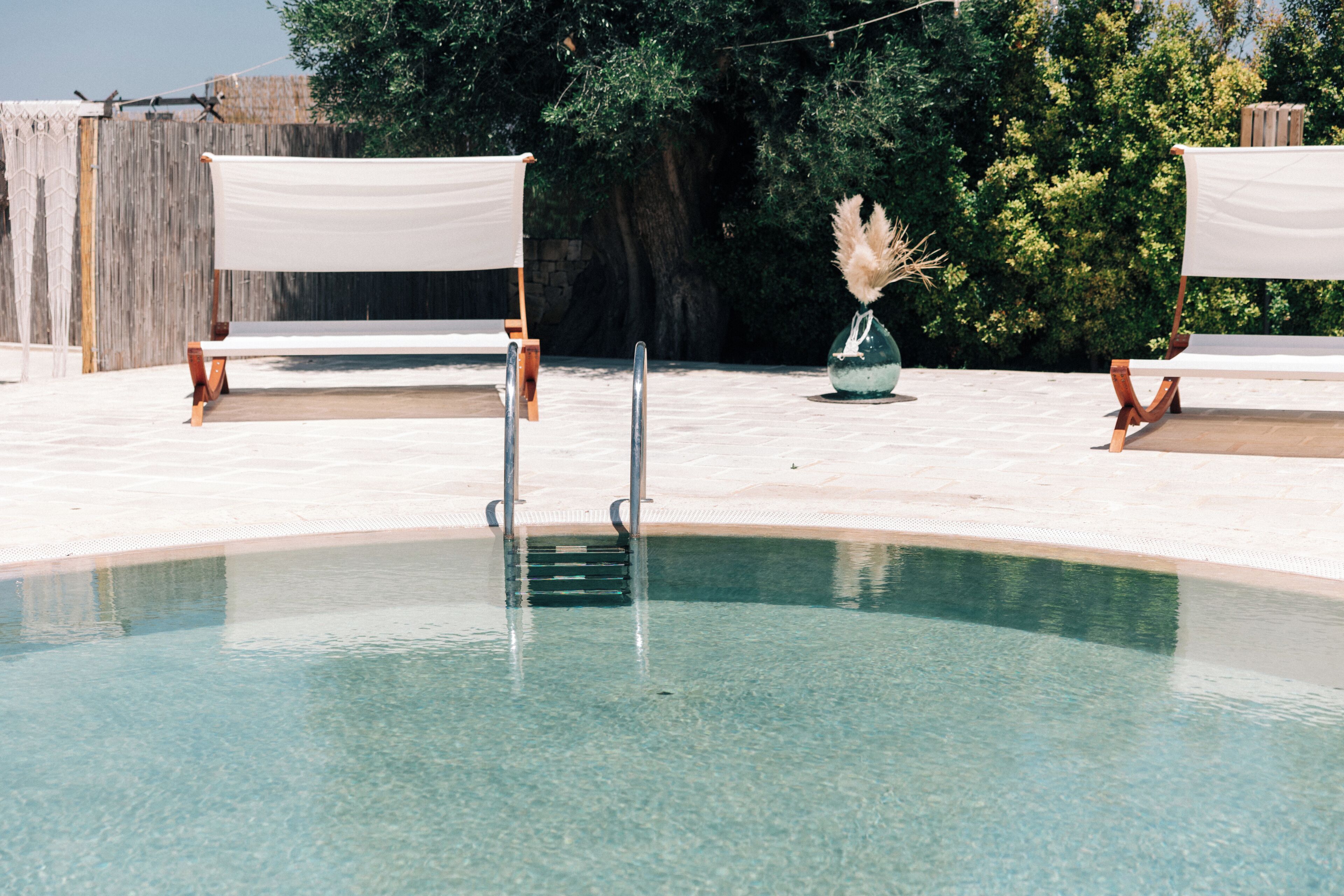 Seasonal outdoor pool, pool umbrellas, sun loungers