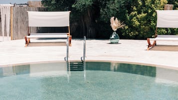 Seasonal outdoor pool, pool umbrellas, sun loungers