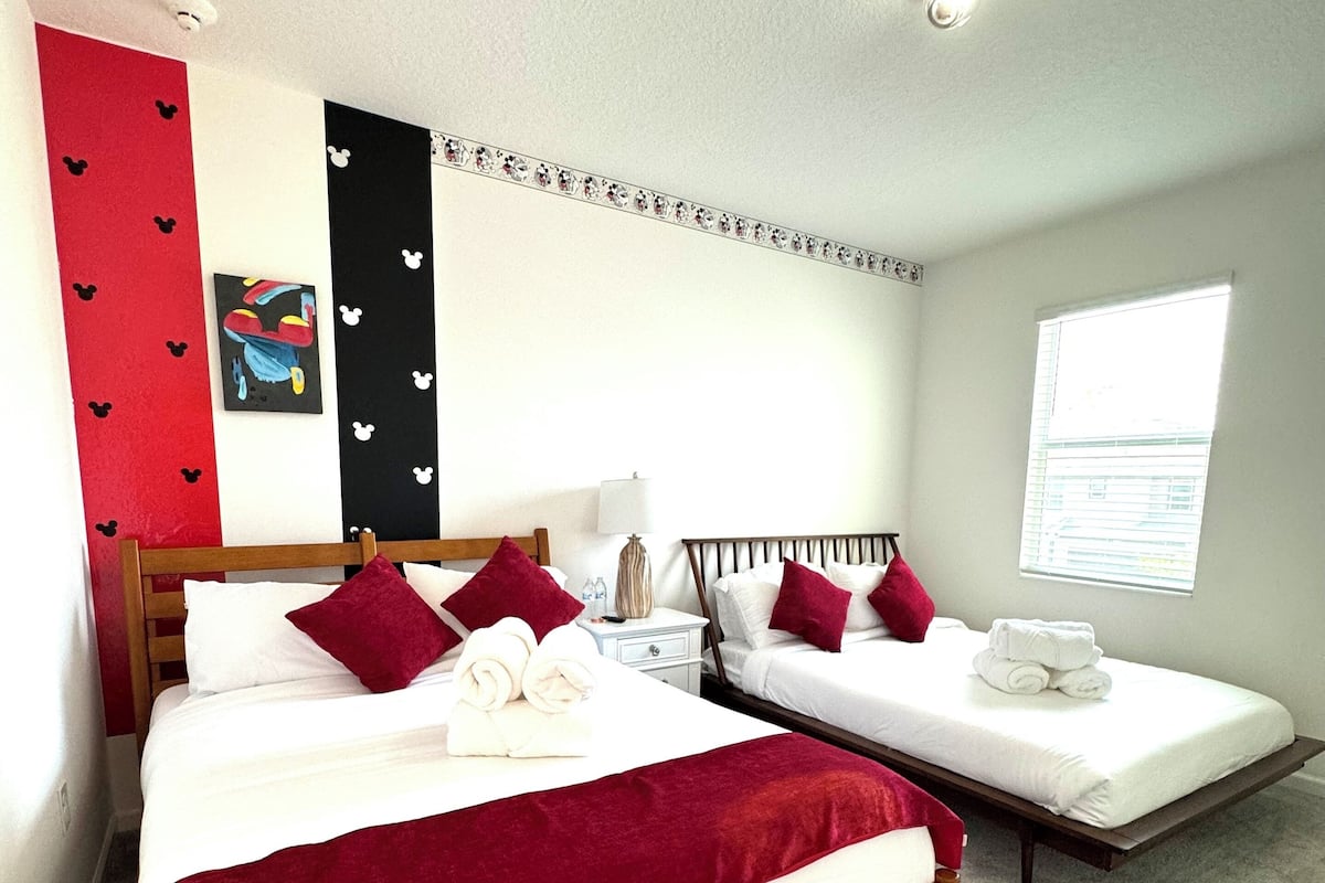 Family Quadruple Room, 2 Double Beds, Non Smoking, Private Bathroom | Free WiFi, bed sheets