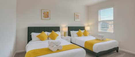 Familien-Vierbettzimmer, 2 Doppelbetten, Nichtraucher, eigenes Bad | Allergikerbettwaren, kostenloses WLAN, Bettwäsche