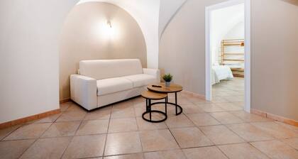 New and charming 90 sqm apartment, accommodating up to 4 people, and located on the ground floor of a period building.The property is located close to the historic center of Martina Franca, ideally positioned for easy access to the main attractions, yet