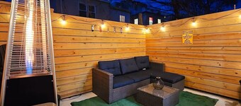 Cozy Home near City Center with Hot tub