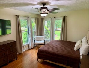 4 bedrooms, WiFi, bed sheets