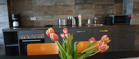 Fridge, microwave, oven, stovetop