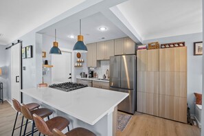 Microonde, forno, piano cottura, lavastoviglie