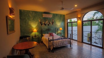 Minibar, wifi gratis y ropa de cama