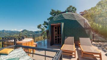 Deluxe tweepersoonskamer, uitzicht op vallei | Een laptopwerkplek, gratis wifi