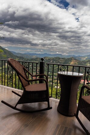 Deluxe Chalet, Valley View | Balcony - La Colina resort (La Vega)