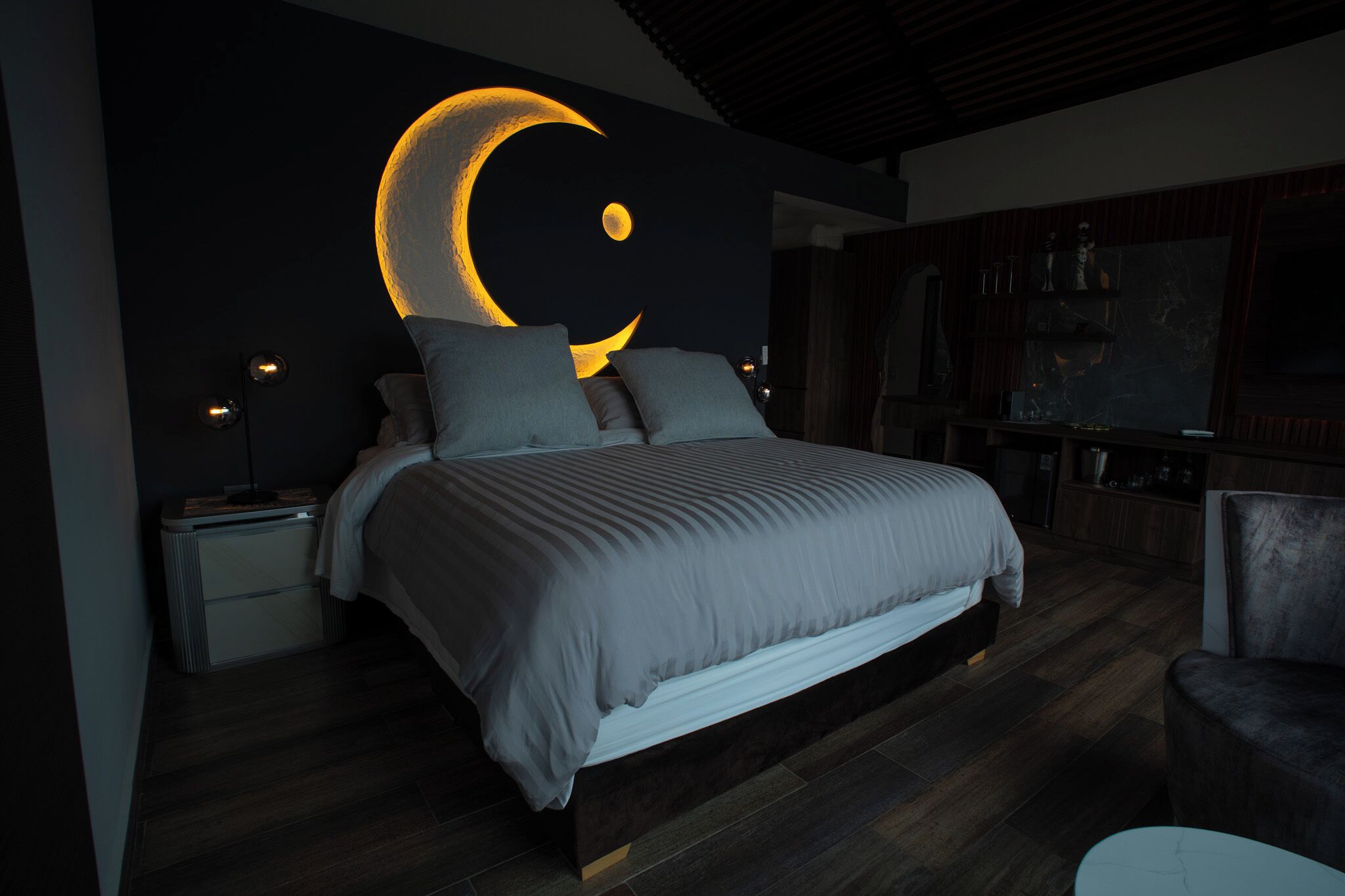 Chalet Confort | Ropa de cama de alta calidad y espacio para trabajar con laptop 
