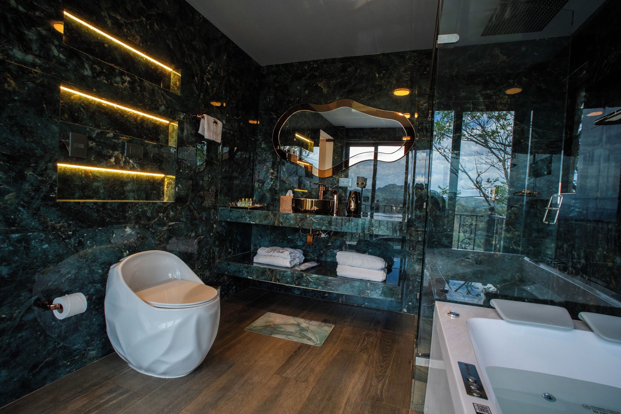 Alpehytte – deluxe, dalutsikt | Privat boblebad