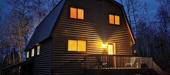 Spacious Mountain Cabin on the Golf Course – Perfect for Families & Groups