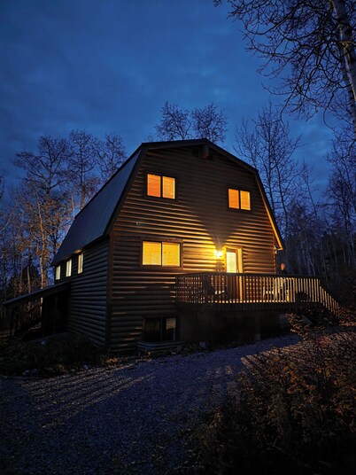 Spacious Mountain Cabin on the Golf Course – Perfect for Families & Groups