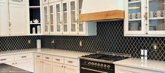 Designer Retreat Pool,Fire Pit,Events,Sleeps 18