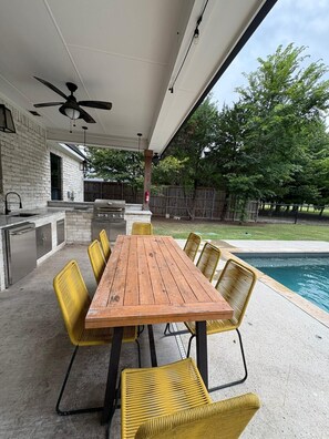 Outdoor dining
