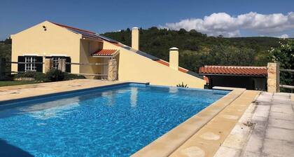 Quinta do Vale Longo - Private Villa with Pool & Jacuzzi, BBQ & Pizzaoven