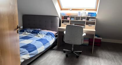 Double Bedroom with Shared Bathroom Available to Rent