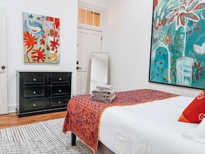 Iron/ironing board, free WiFi, bed sheets