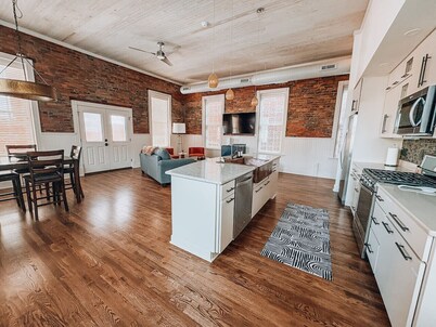 Private Patio-Downtown-Xbox S