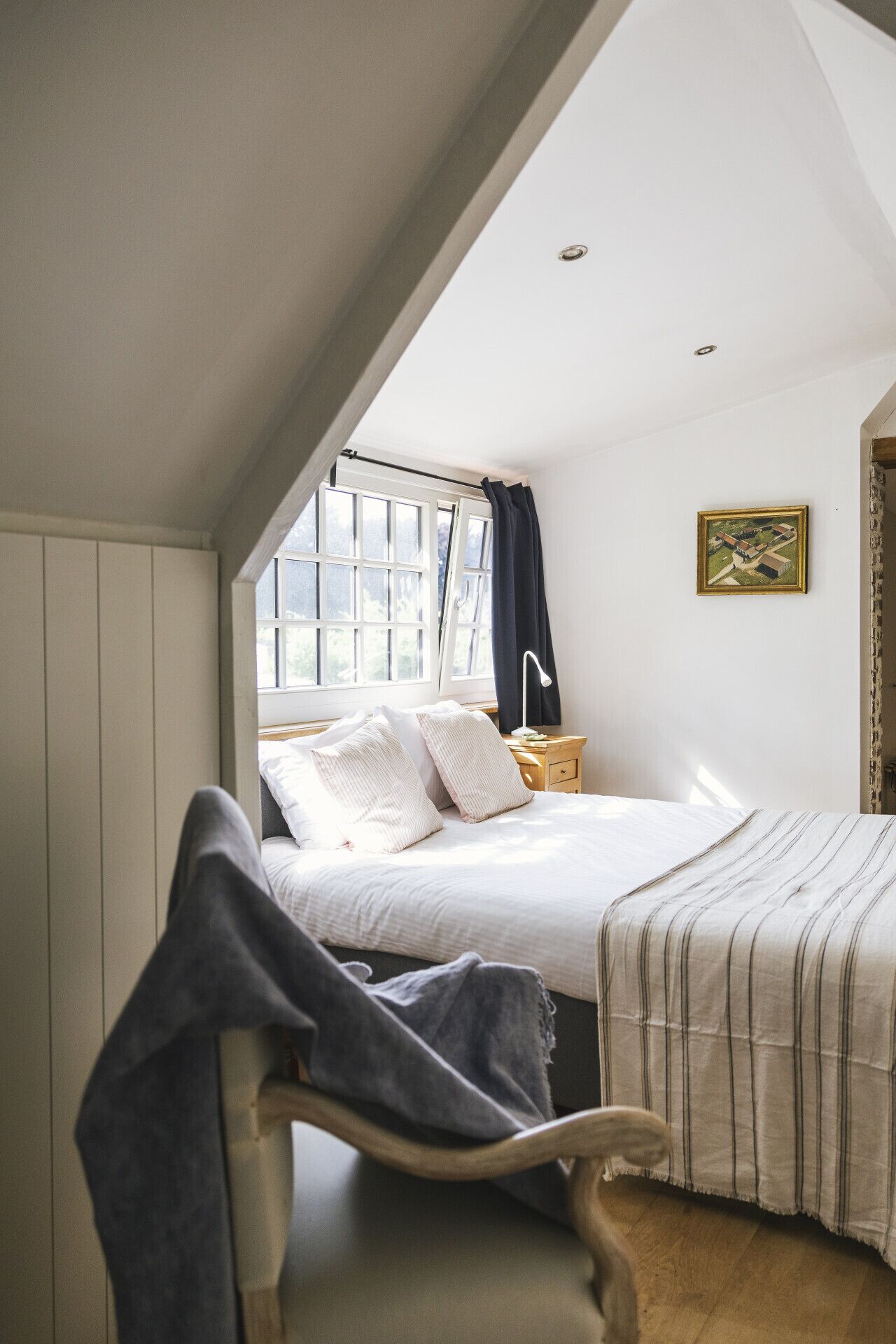 Bureau, Wi-Fi gratuit, draps fournis