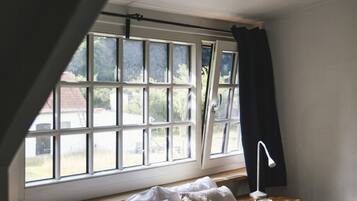 Bureau, Wi-Fi gratuit, draps fournis