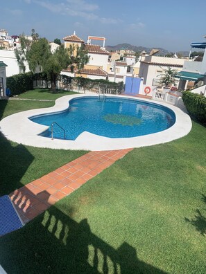 Outdoor pool - NEW TO THE MARKET! Stunning Townhouse, views, pool, beach and bars/restaurants! (Nerja)