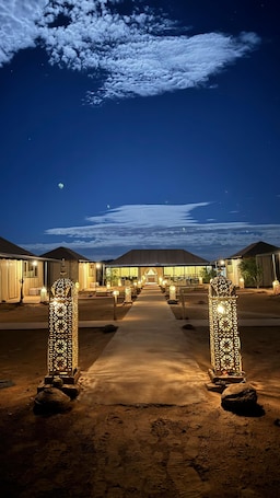 Premium bedding, down comforters, pillowtop beds, in-room safe