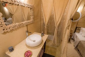 Premium bedding, down duvets, pillow-top beds, in-room safe - Original Desert Camp (Merzouga)