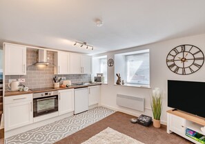 Fridge, microwave, oven, cookware/dishes/utensils