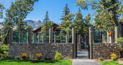 Cozy Fall Hideaway in Snowcreek V-Pet's ok