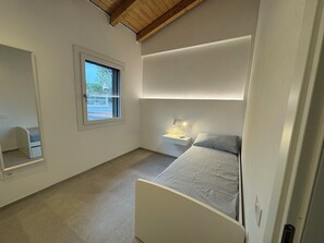 3 soverom, skrivebord, strykejern/-brett og wi-fi (inkludert)