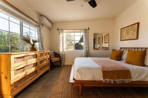 4 bedrooms, desk, iron/ironing board, free WiFi