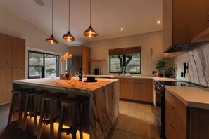 Fridge, microwave, oven, stovetop - The Aspen Retreat by Gleb Savchenko | Joshua Tree (Morongo Valley)